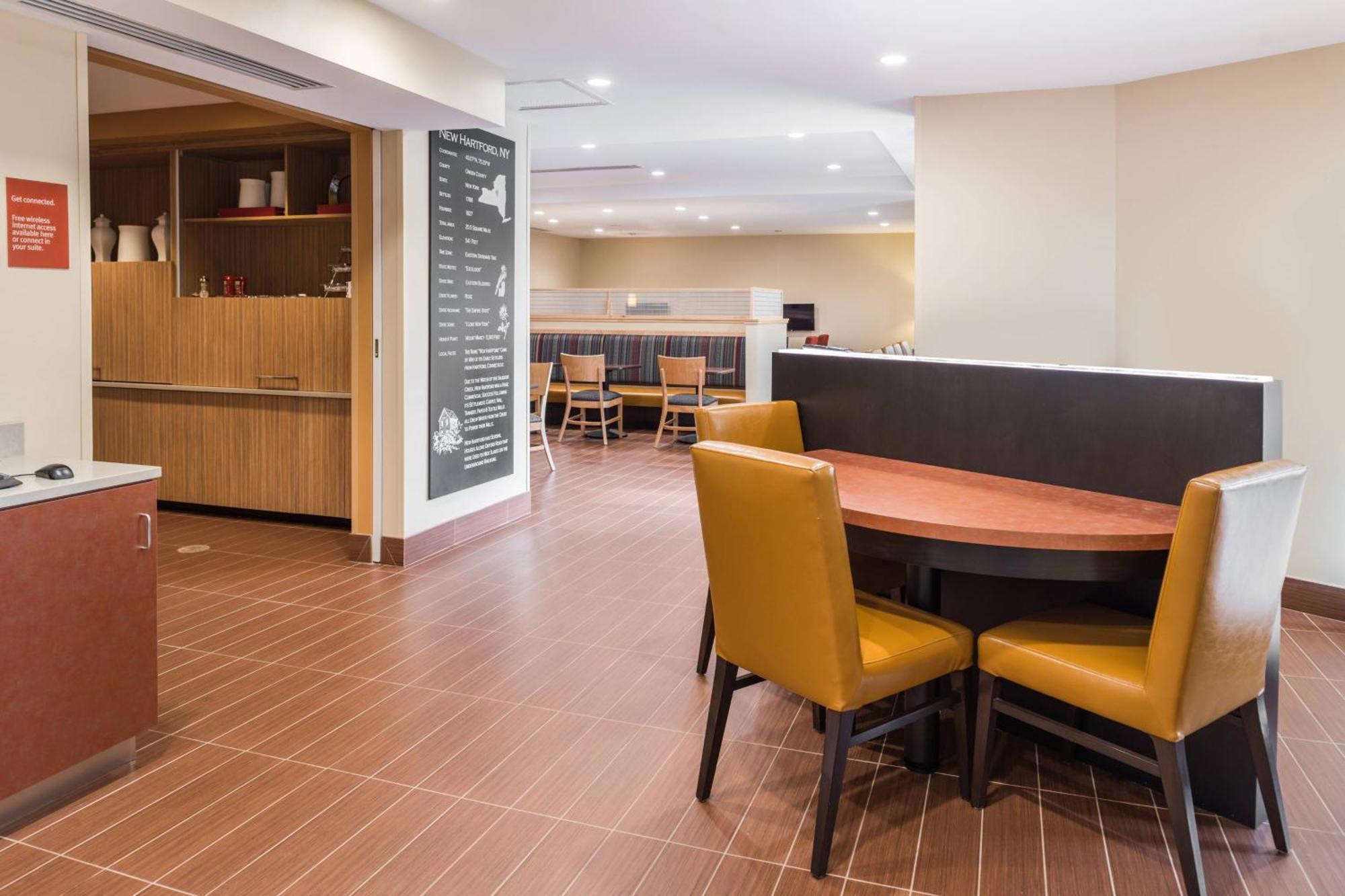 Towneplace Suites By Marriott New Hartford Экстерьер фото