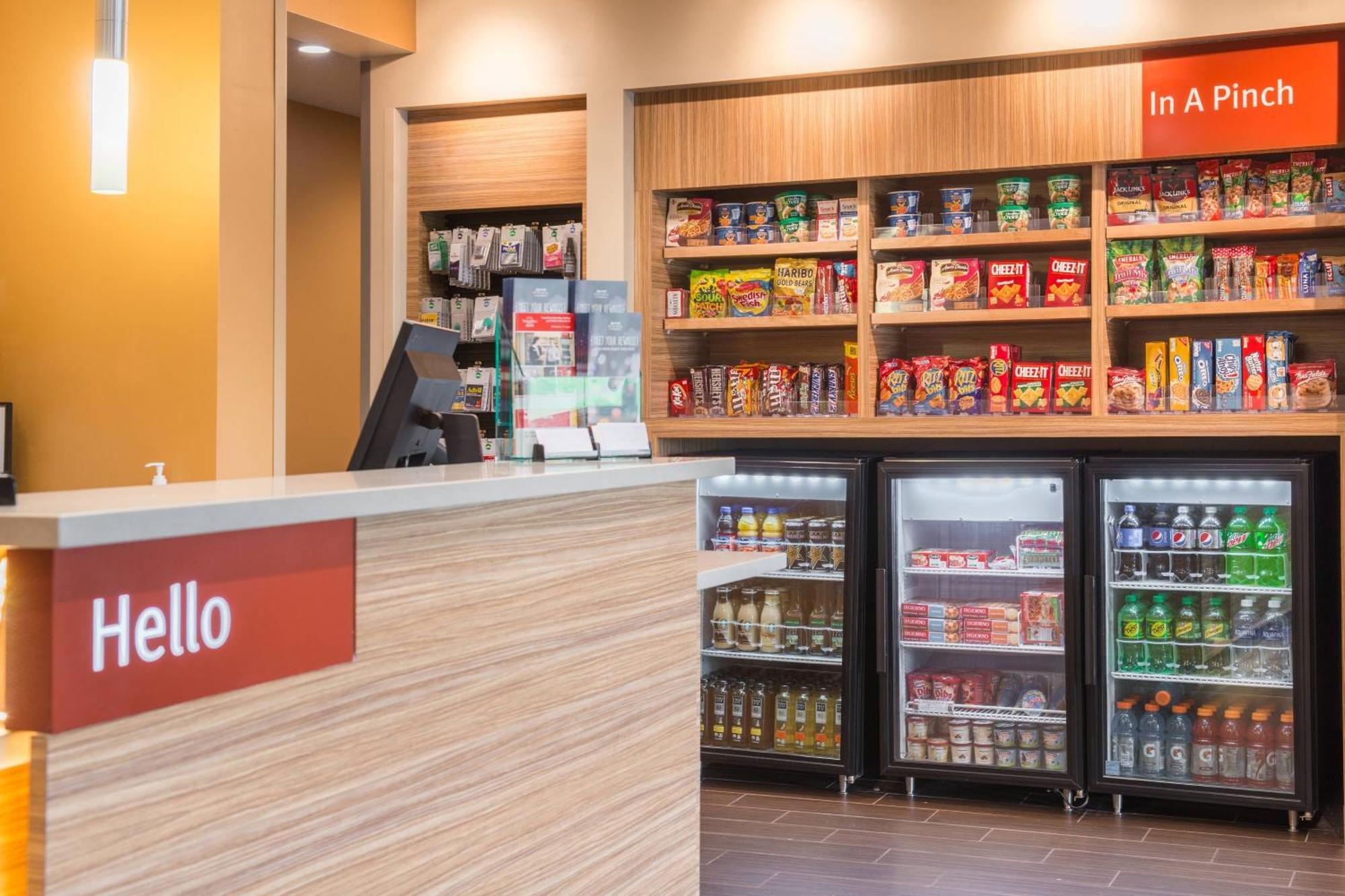 Towneplace Suites By Marriott New Hartford Экстерьер фото