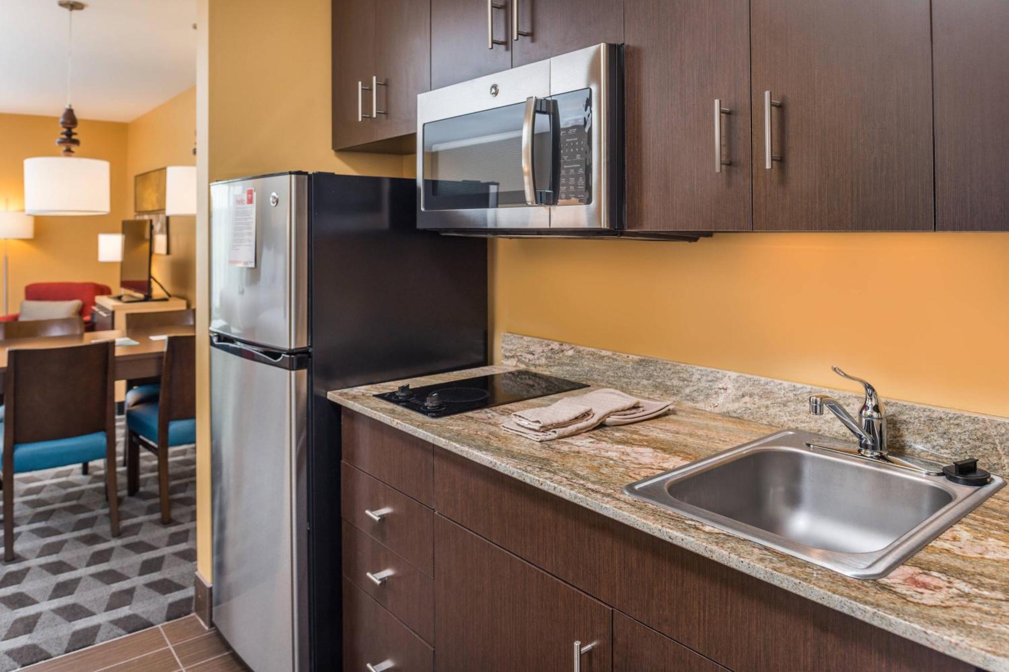Towneplace Suites By Marriott New Hartford Экстерьер фото