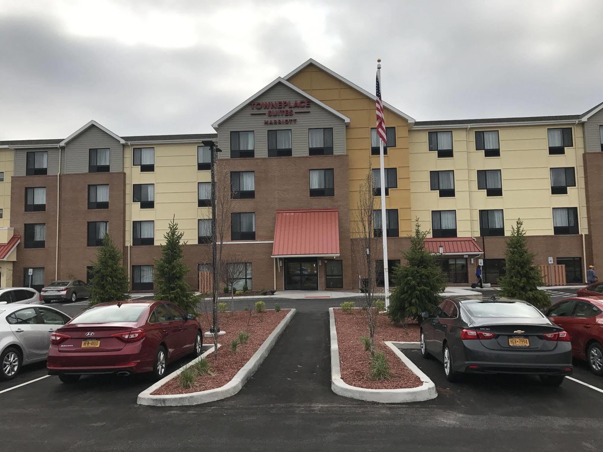 Towneplace Suites By Marriott New Hartford Экстерьер фото