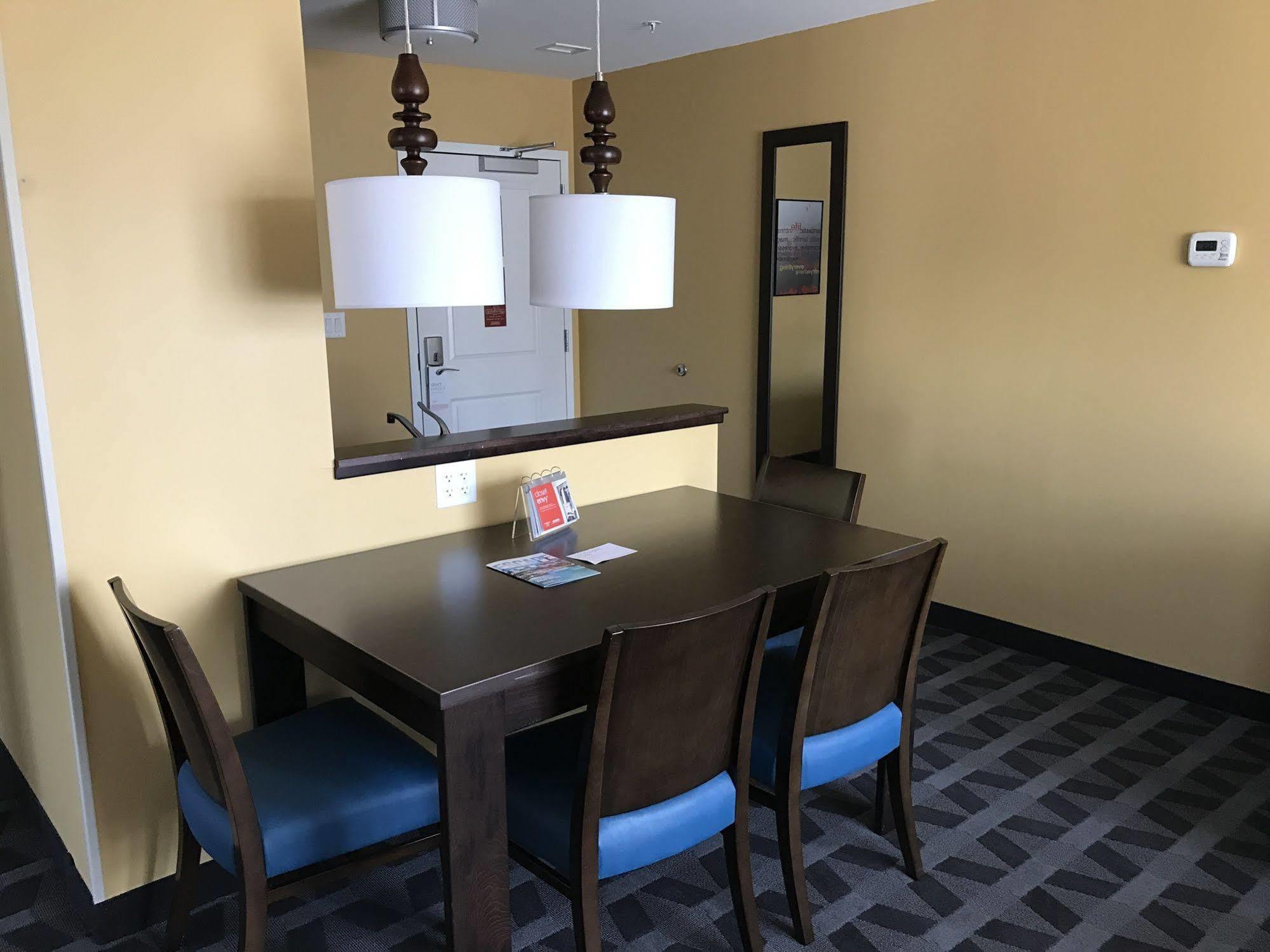 Towneplace Suites By Marriott New Hartford Экстерьер фото