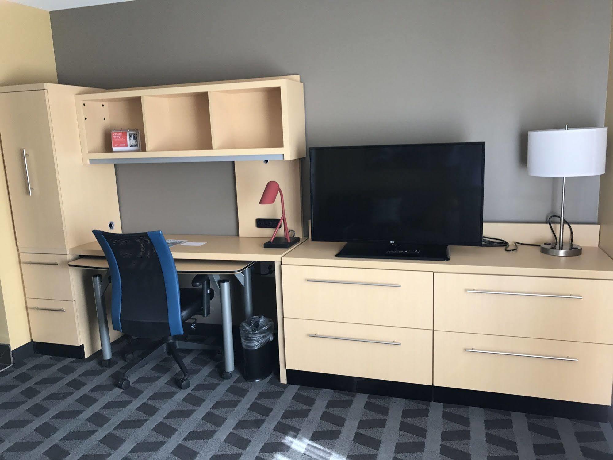 Towneplace Suites By Marriott New Hartford Экстерьер фото