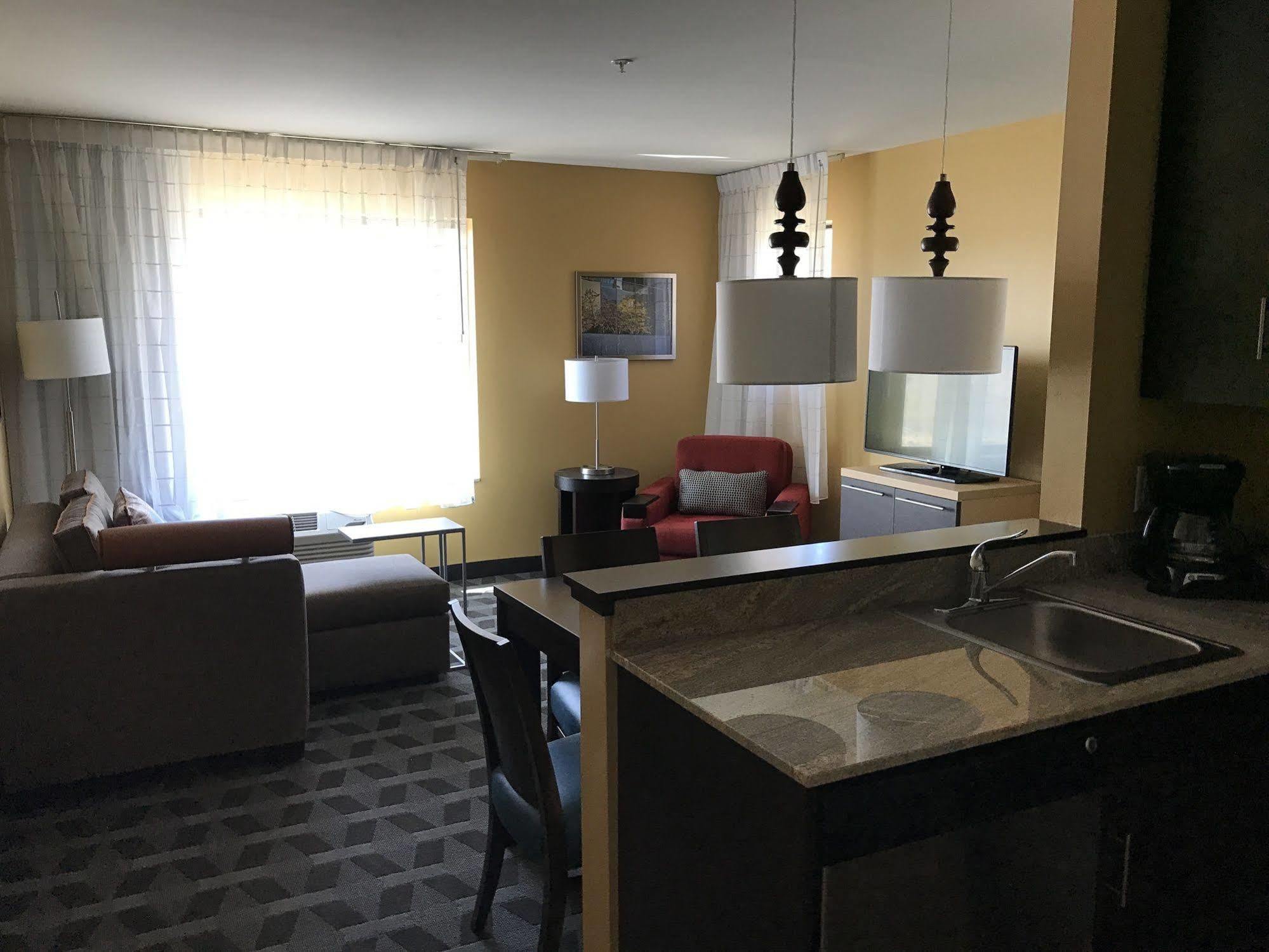 Towneplace Suites By Marriott New Hartford Экстерьер фото