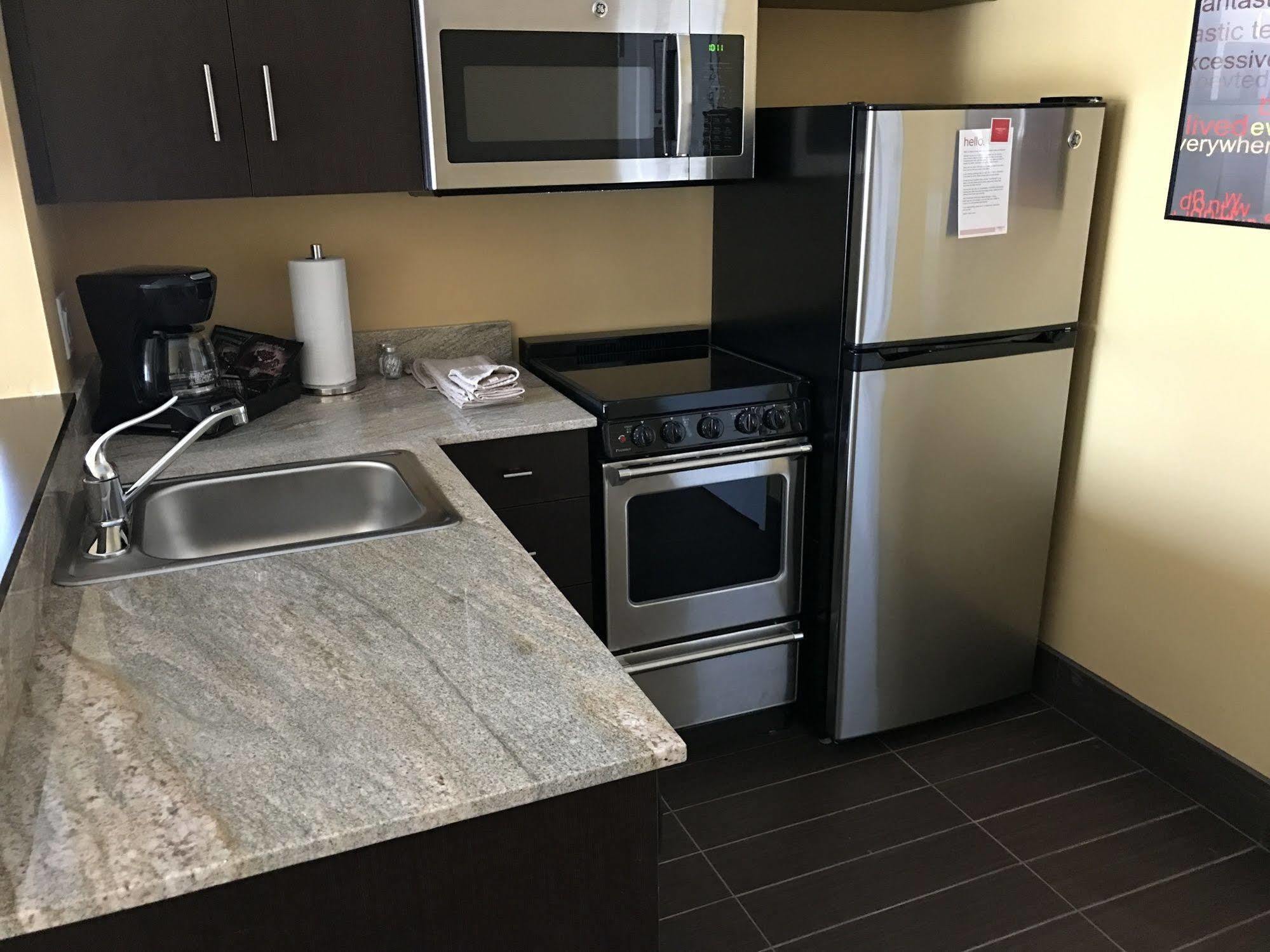 Towneplace Suites By Marriott New Hartford Экстерьер фото
