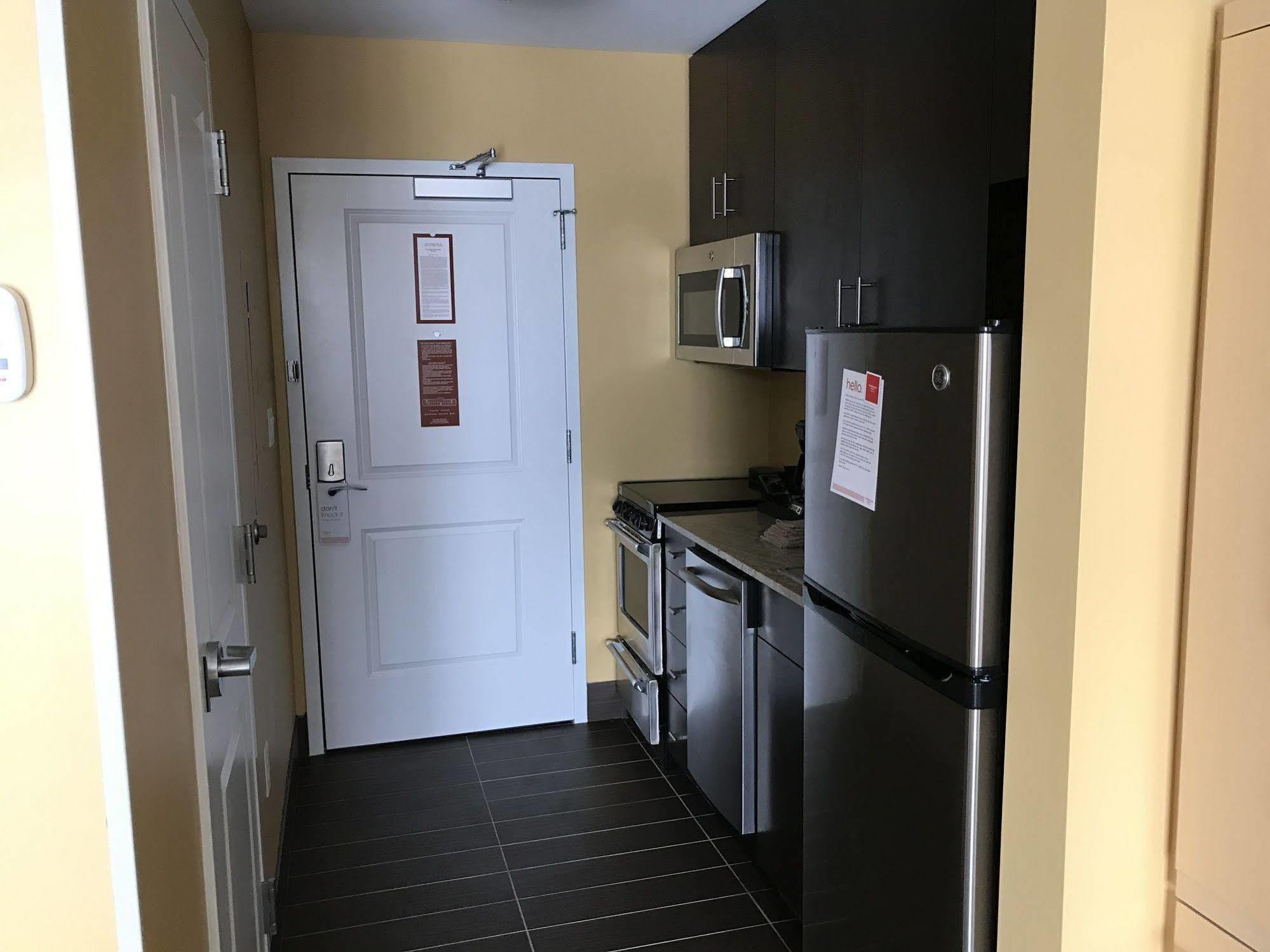 Towneplace Suites By Marriott New Hartford Экстерьер фото