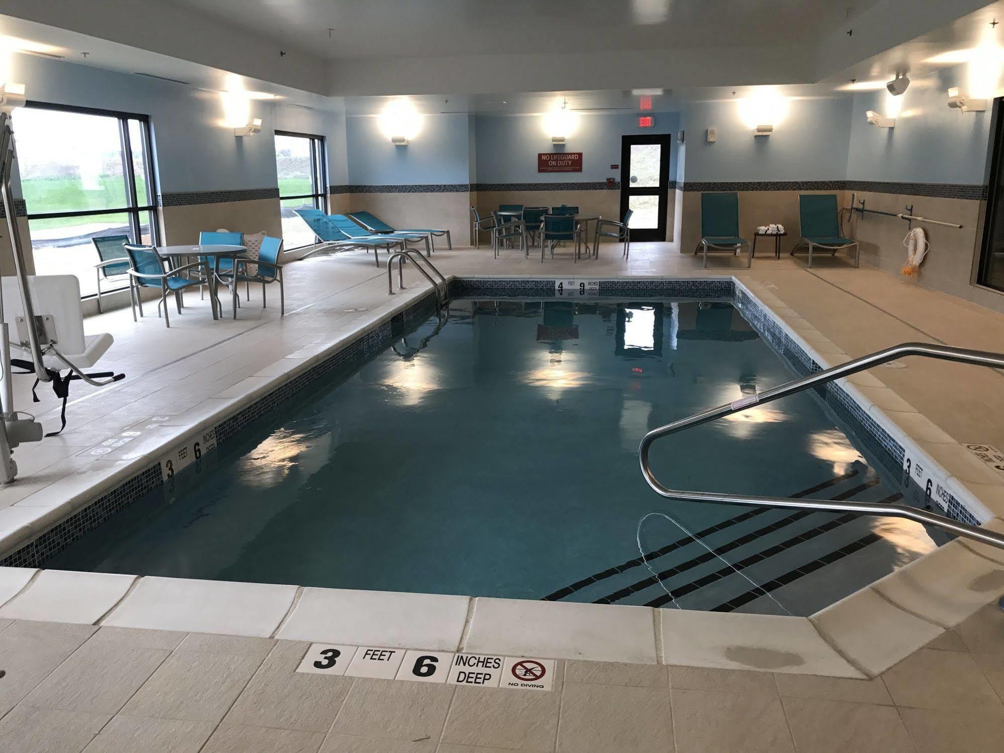Towneplace Suites By Marriott New Hartford Экстерьер фото